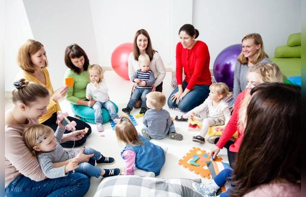 Young,Moms,With,Their,Kids